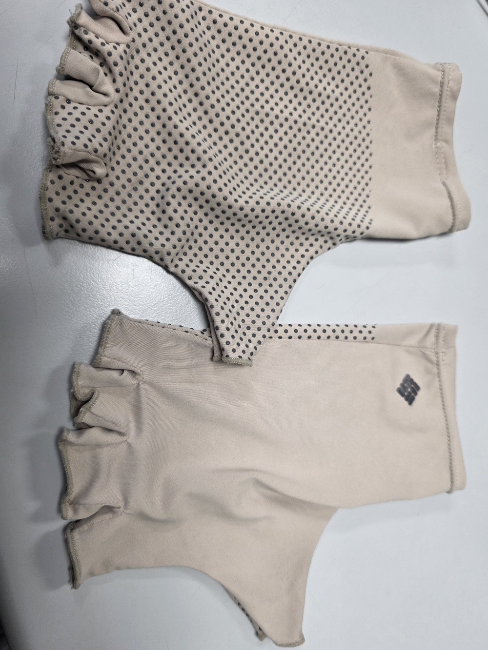 Men's Beige Fingerless Grip Gloves